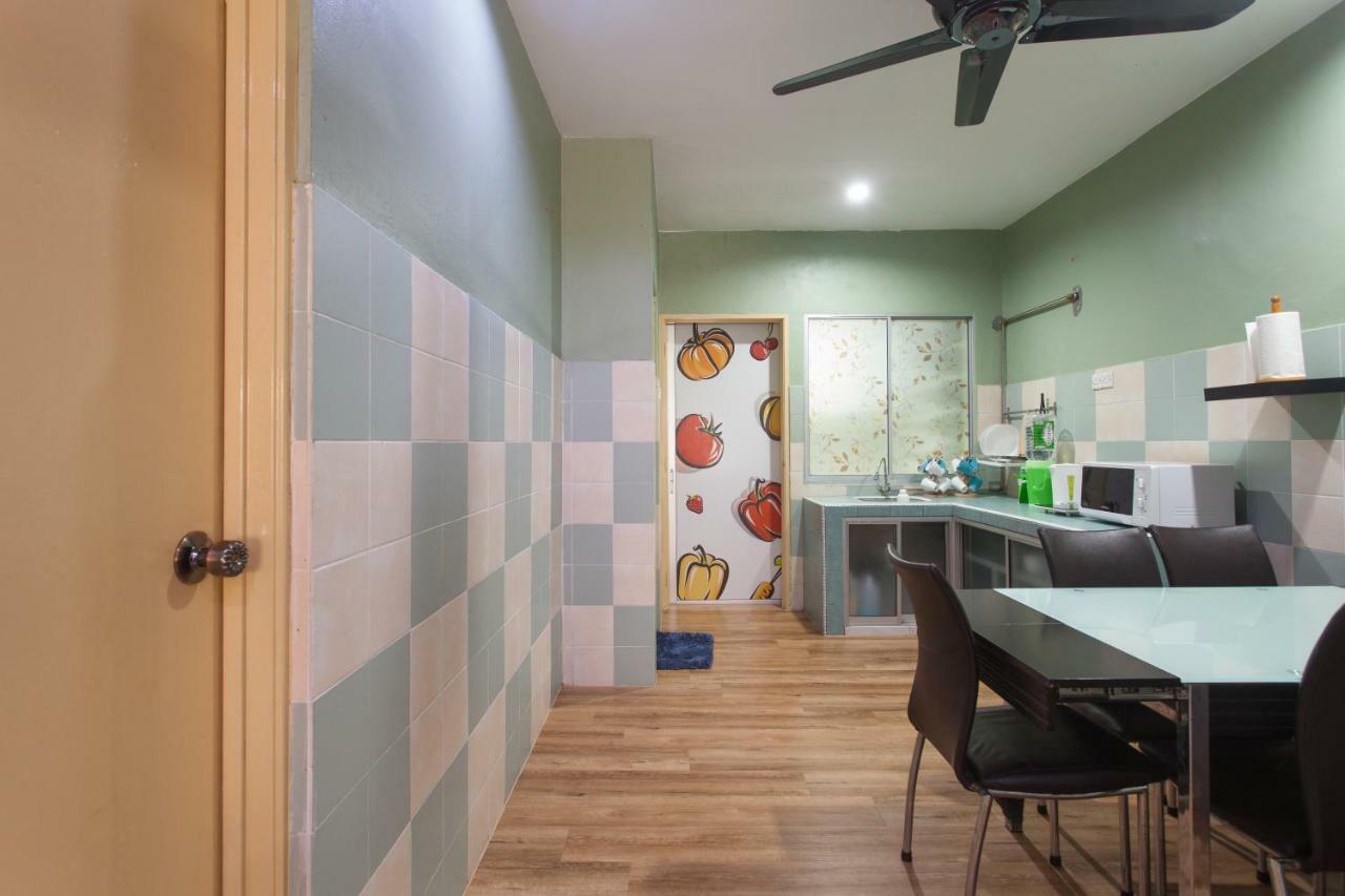 Gunung View Homestay 10 To 12 Pax Near Sunway Tambun 이포 외부 사진