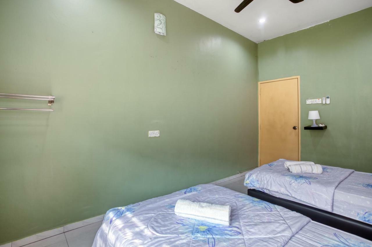 Gunung View Homestay 10 To 12 Pax Near Sunway Tambun 이포 외부 사진
