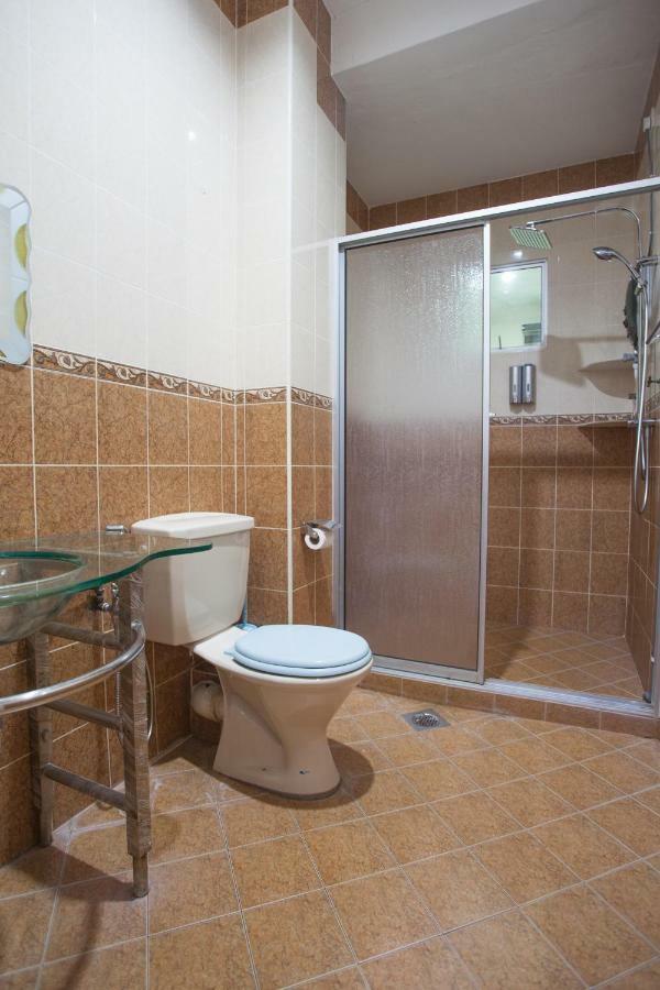 Gunung View Homestay 10 To 12 Pax Near Sunway Tambun 이포 외부 사진
